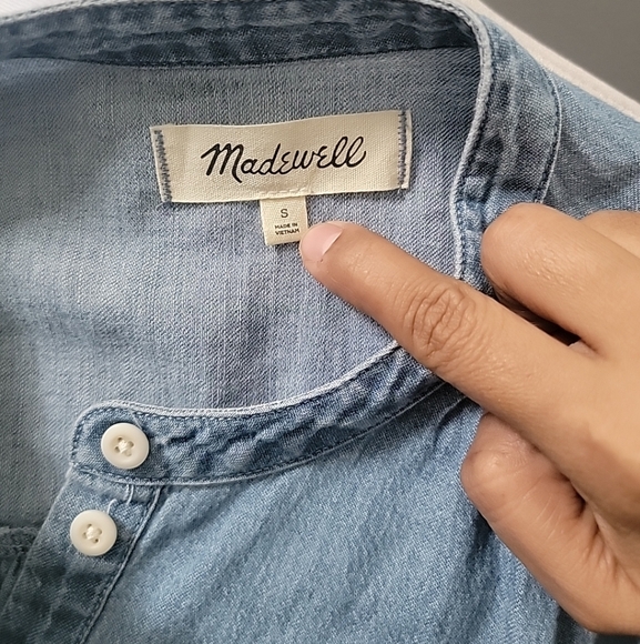 Madewell Denim Shirred Popover Top in Emmie Wash Size Small MSRP $79.50 - Picture 6 of 6